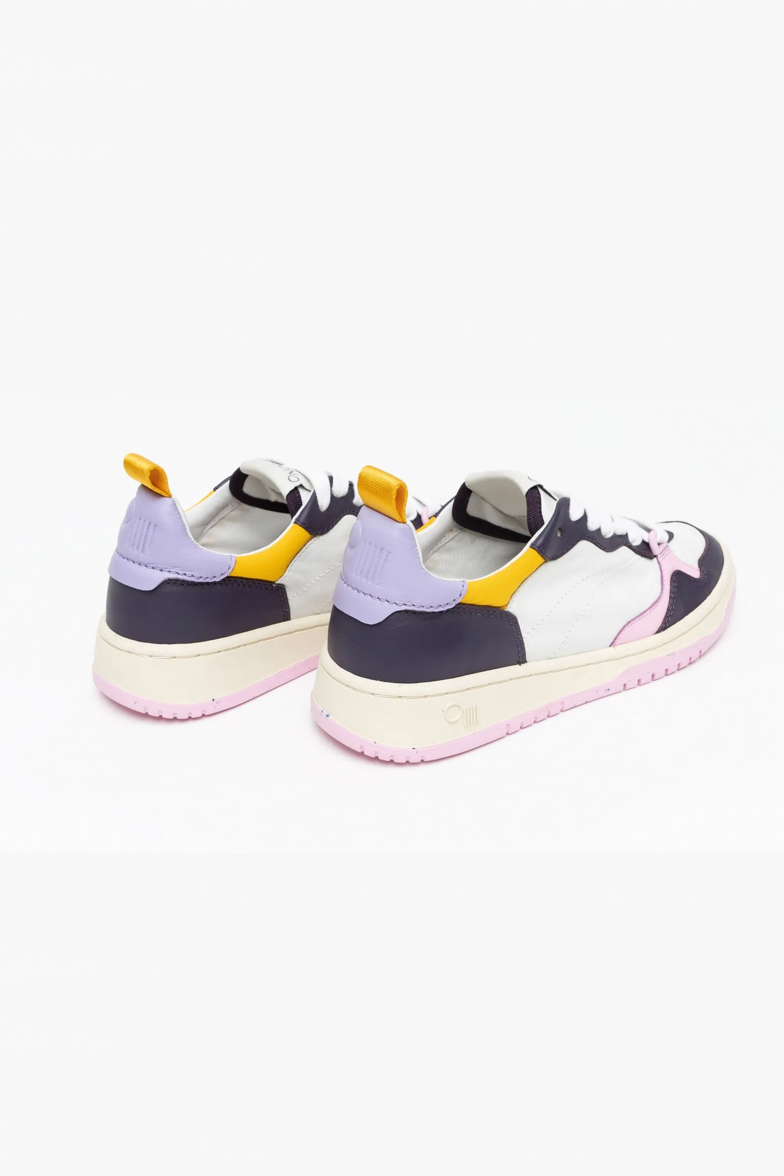 Oncept Phoenix Sneakers in Orchid Multi